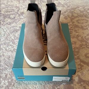 TOMS Women's Taupe Suede Ankle Booties